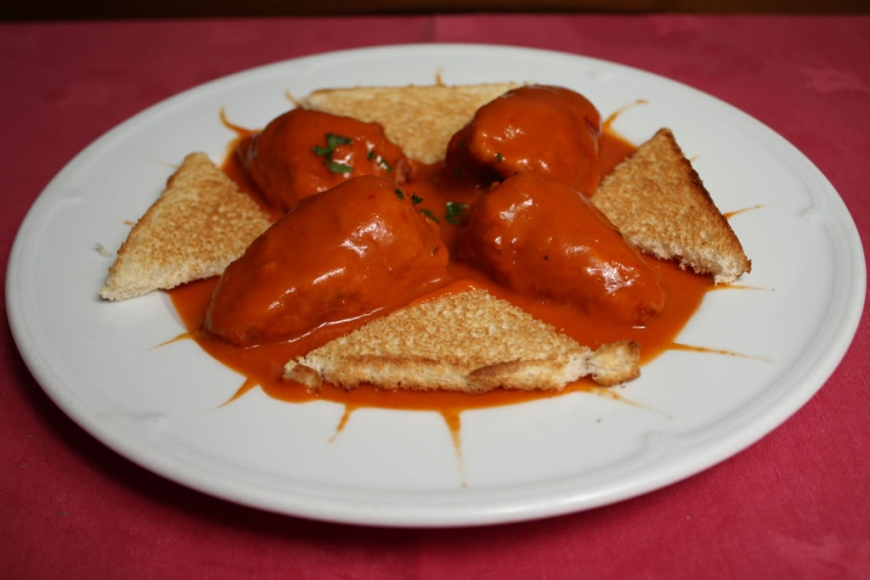 Pimientos de piquillo rellenos de bacalao